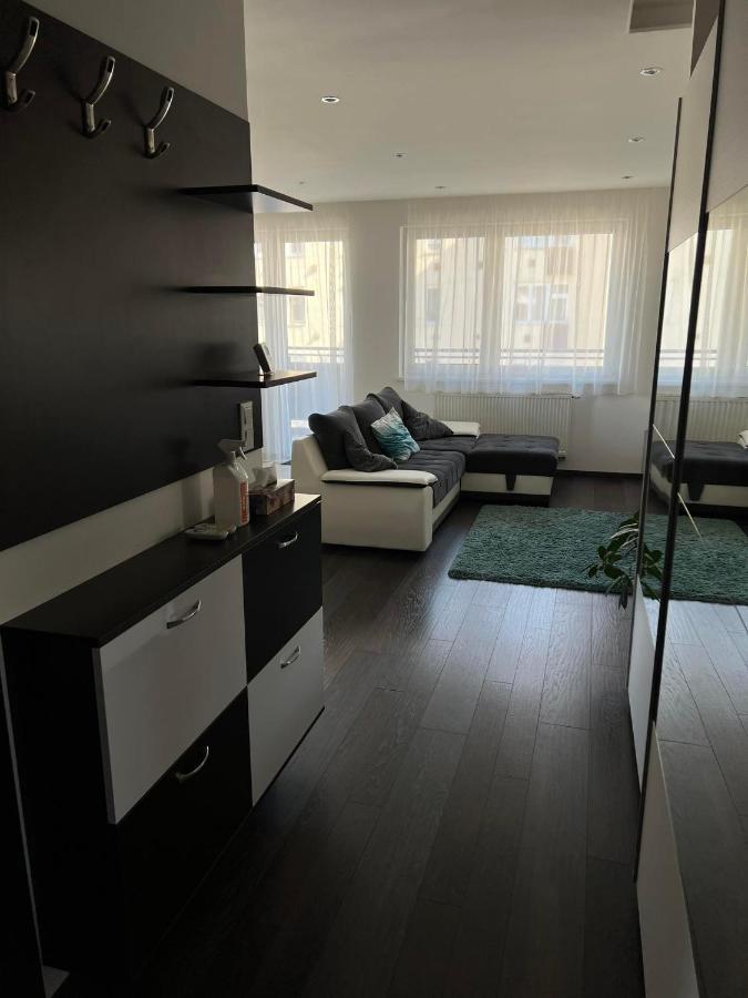 Апартаменты Big Forest Apartman Дебрецен Экстерьер фото