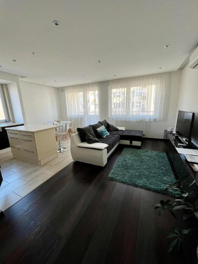 Апартаменты Big Forest Apartman Дебрецен Экстерьер фото